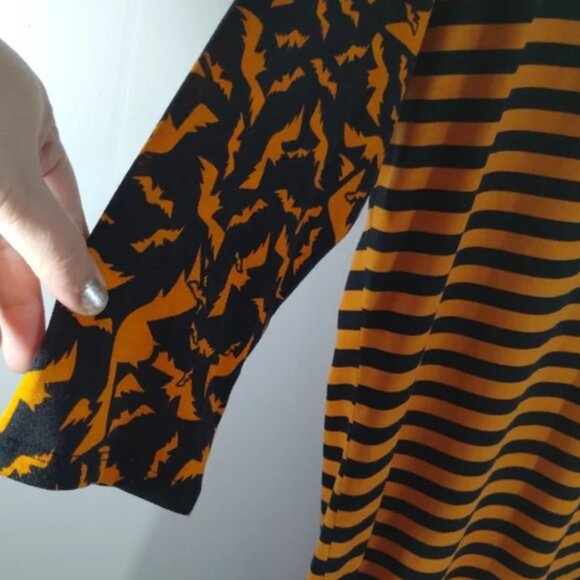 *HP* Halloween Tee 3/4 Sleeves Bats Stripes Orange Black Large - Picture 4 of 7